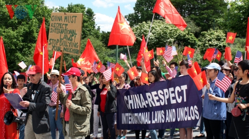 ชมรมชาวเวียดนามที่อาศัยในต่างประเทศประท้วงจีนติดตั้งแท่นขุดเจาะอย่างผิดกฎหมายต่อไป